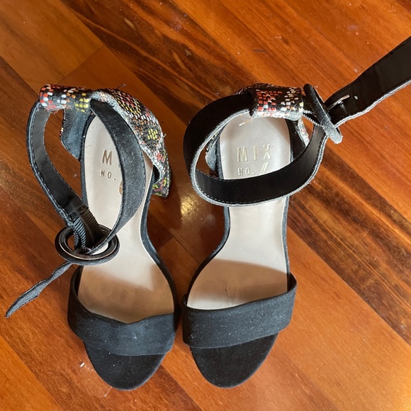 Mix No. 6 Gorgeous open-toe patterned heels - Picture 6 of 6